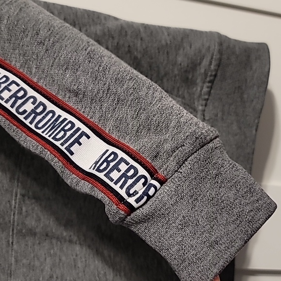 Abercrombie Kids Hoodie Boys 9/10 Gray Long Sleeve Spell-Out Logo Outdoors Comfy - Picture 5 of 9